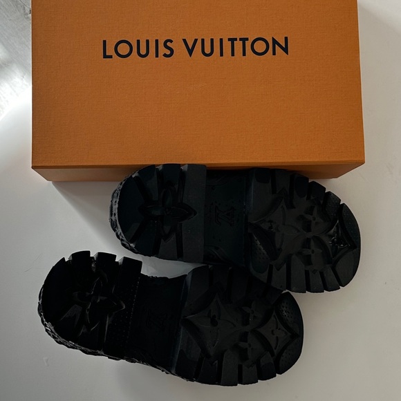 1AAZ4U men’s Louis Vuitton to be shoes, gentle condition
LV Baroque Derby - Picture 8 of 15